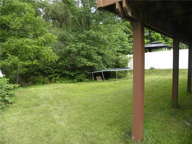 125 Everglade Dr, Penn Hills, PA 15235
