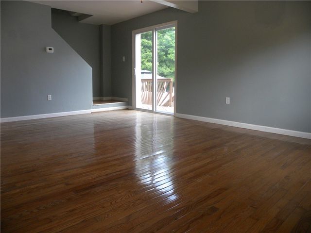 125 Everglade Dr, Penn Hills, PA 15235