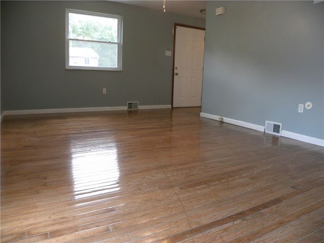 125 Everglade Dr, Penn Hills, PA 15235
