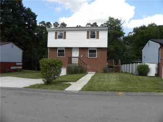 125 Everglade Dr, Penn Hills, PA 15235