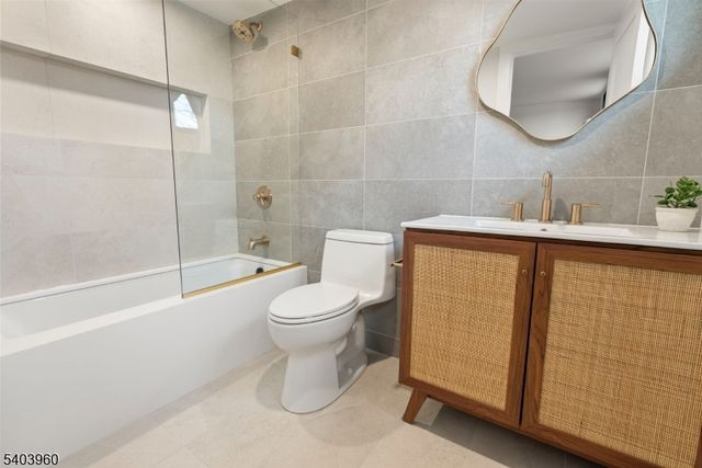 112 Valley Rd A, Montclair Twp., NJ 07042