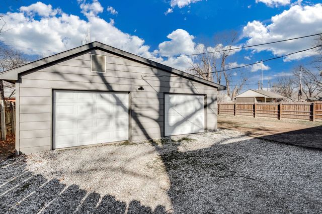 324 W 4th St, Haysville, KS 67060