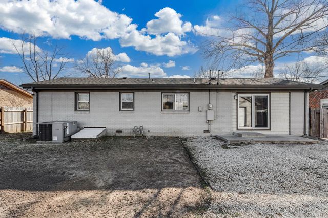 324 W 4th St, Haysville, KS 67060