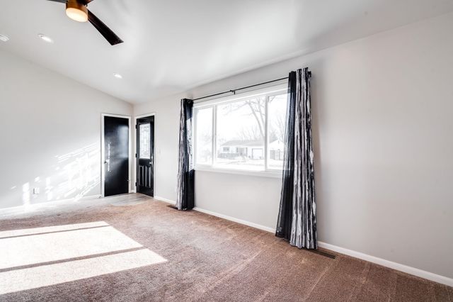 324 W 4th St, Haysville, KS 67060