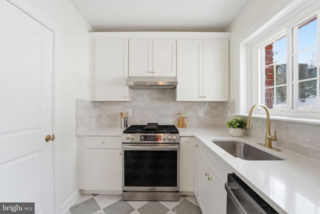 3343 MARTHA CUSTIS DR, Alexandria, VA 22302