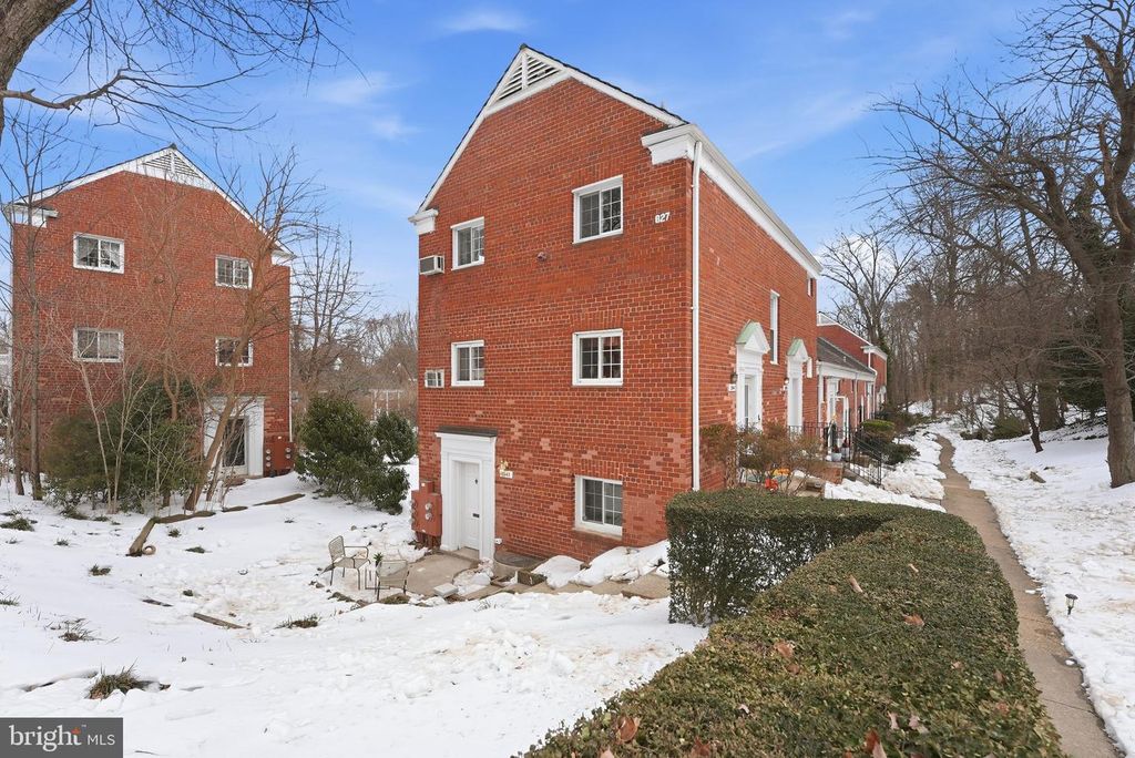 3343 MARTHA CUSTIS DR, Alexandria, VA 22302