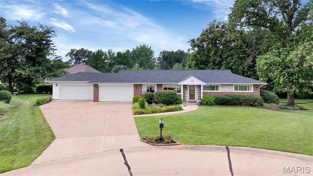 11872 Doverhill Court, Sunset Hills, MO 63128
