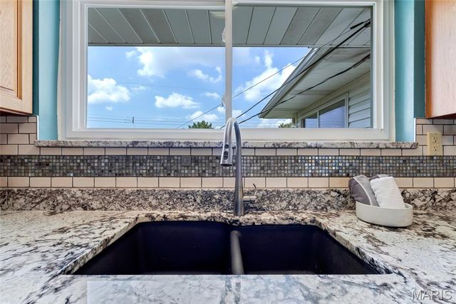 11872 Doverhill Court, Sunset Hills, MO 63128