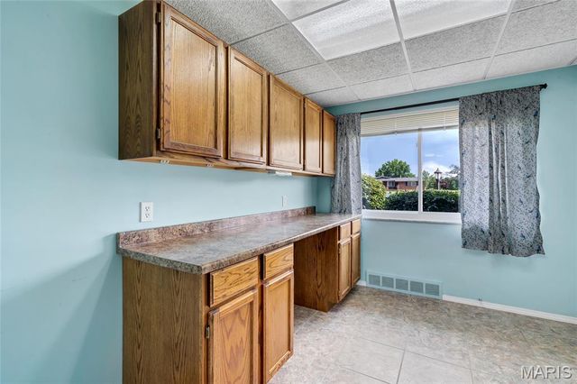 11872 Doverhill Court, Sunset Hills, MO 63128