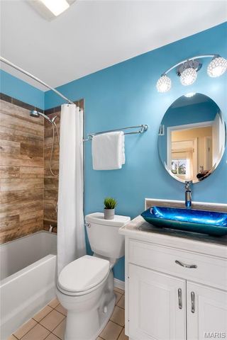 11872 Doverhill Court, Sunset Hills, MO 63128