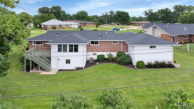 11872 Doverhill Court, Sunset Hills, MO 63128