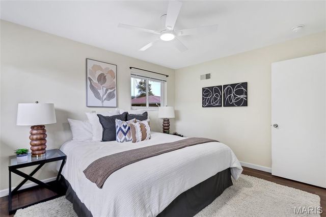 11872 Doverhill Court, Sunset Hills, MO 63128
