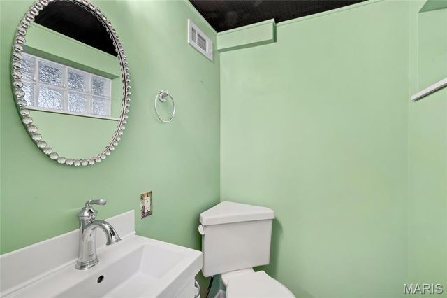 11872 Doverhill Court, Sunset Hills, MO 63128