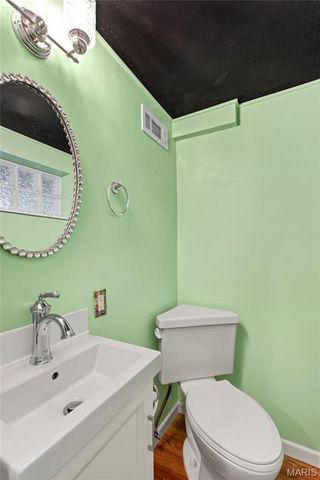 11872 Doverhill Court, Sunset Hills, MO 63128