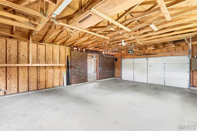 11872 Doverhill Court, Sunset Hills, MO 63128