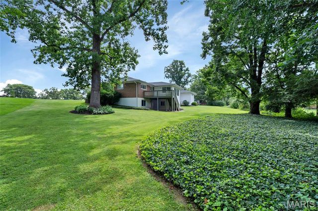 11872 Doverhill Court, Sunset Hills, MO 63128