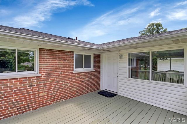 11872 Doverhill Court, Sunset Hills, MO 63128