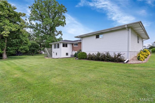11872 Doverhill Court, Sunset Hills, MO 63128