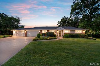 11872 Doverhill Court, Sunset Hills, MO 63128