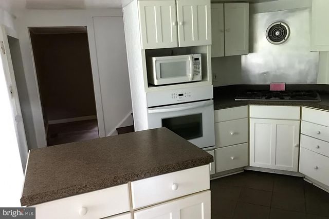 2906 NEEDMORE RD, Baker, WV 26801