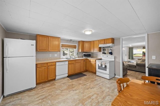 112 3rd Avenue, Edwardsville, IL 62025
