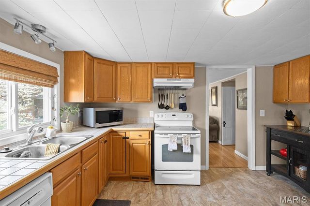 112 3rd Avenue, Edwardsville, IL 62025