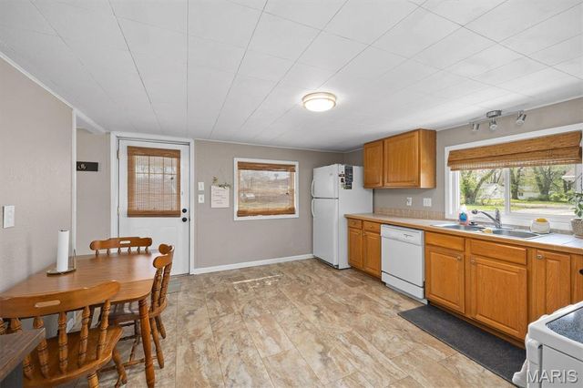 112 3rd Avenue, Edwardsville, IL 62025
