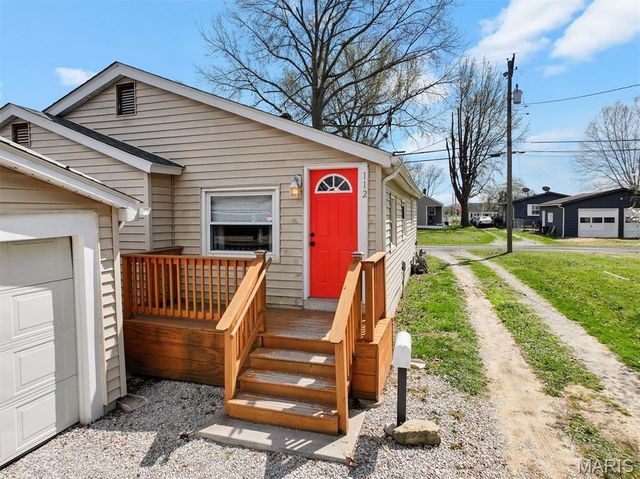 112 3rd Avenue, Edwardsville, IL 62025