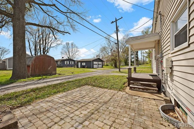 112 3rd Avenue, Edwardsville, IL 62025