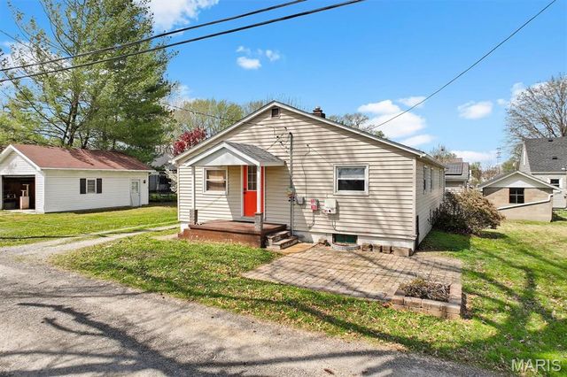 112 3rd Avenue, Edwardsville, IL 62025