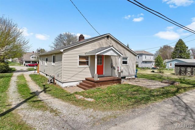 112 3rd Avenue, Edwardsville, IL 62025
