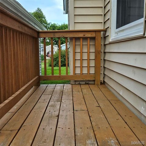 112 3rd Avenue, Edwardsville, IL 62025