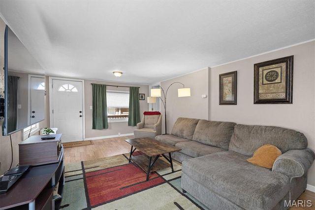 112 3rd Avenue, Edwardsville, IL 62025