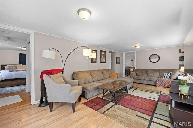 112 3rd Avenue, Edwardsville, IL 62025