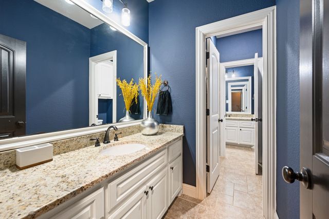 14 Wimbledon Court, Heath, TX 75032