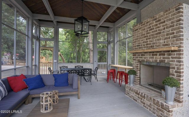 4 Battery Point Lane, Beaufort, SC 29902