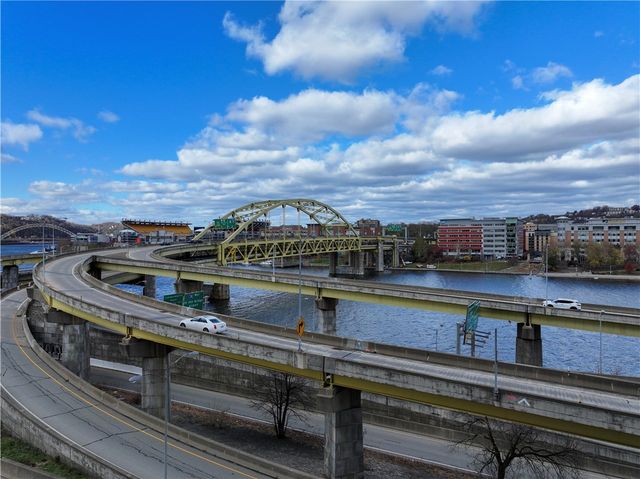 320 Fort Duquesne Blvd 7E, Downtown Pgh, PA 15222