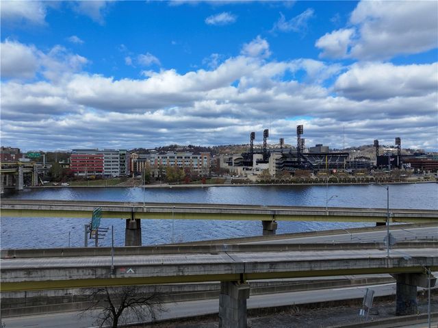 320 Fort Duquesne Blvd 7E, Downtown Pgh, PA 15222