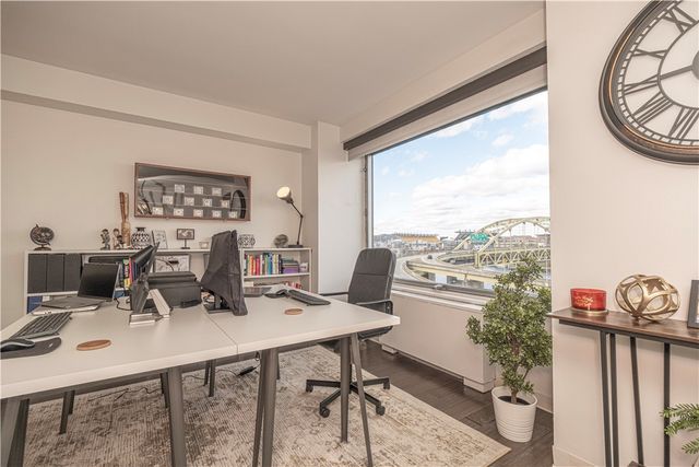 320 Fort Duquesne Blvd 7E, Downtown Pgh, PA 15222