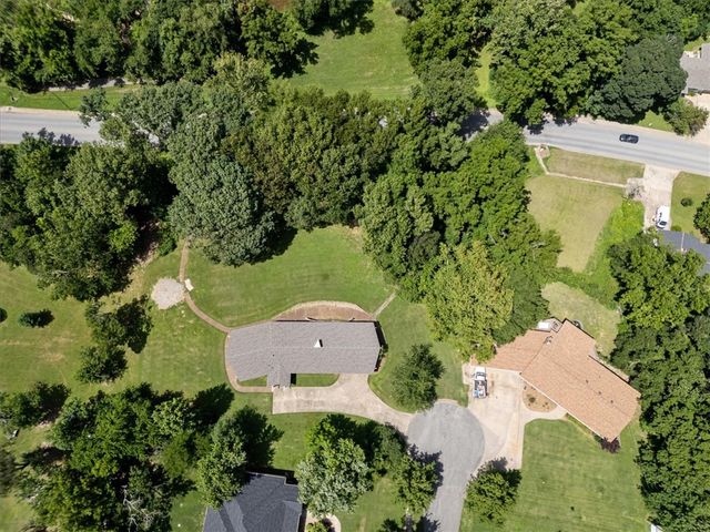 100 Carl Street, Siloam Springs, AR 72761
