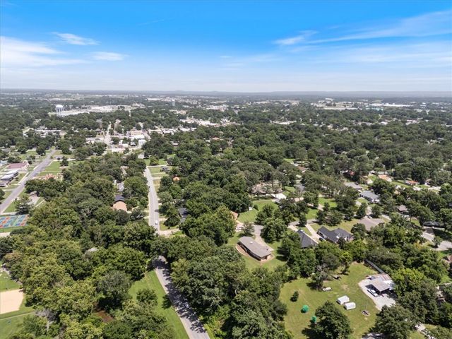 100 Carl Street, Siloam Springs, AR 72761