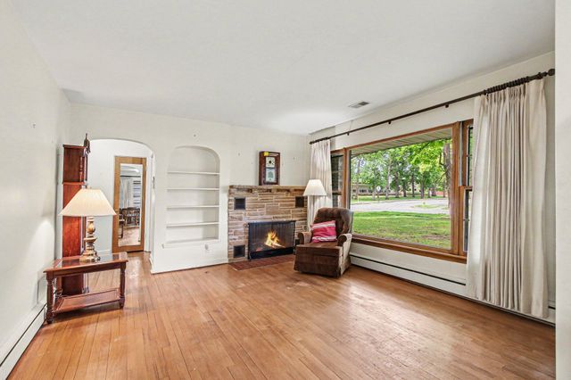 1702 Napoleon Street, Valparaiso, IN 46383