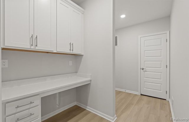 850 Kuss Drive, Saline, MI 48176