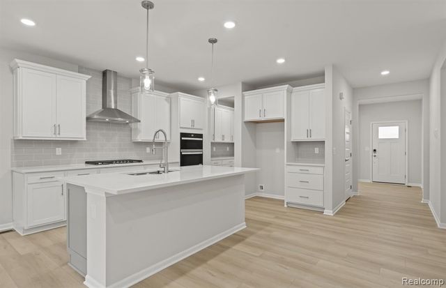 850 Kuss Drive, Saline, MI 48176