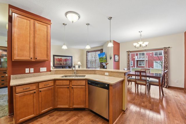 9514 Roosevelt Drive, Chanhassen, MN 55317