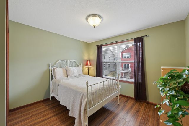 9514 Roosevelt Drive, Chanhassen, MN 55317