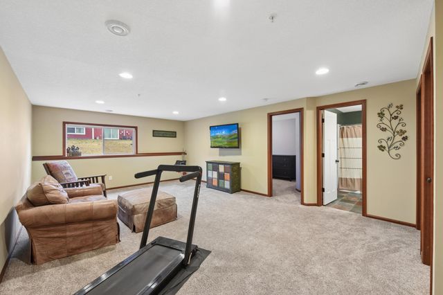 9514 Roosevelt Drive, Chanhassen, MN 55317