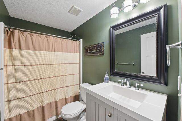 9514 Roosevelt Drive, Chanhassen, MN 55317