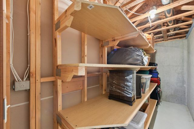 9514 Roosevelt Drive, Chanhassen, MN 55317