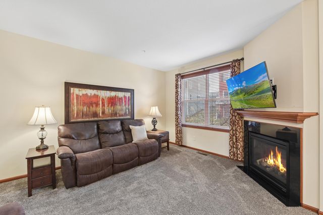 9514 Roosevelt Drive, Chanhassen, MN 55317